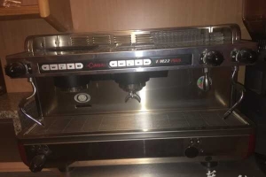 米兰领事馆这个礼拜有没有开门的?十五号应该