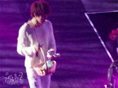 去演唱会现场必备的神器啊!别说我没教过你