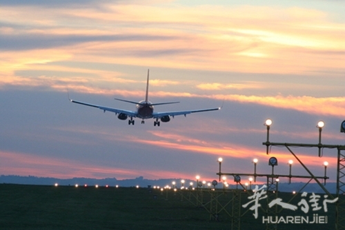 Pisa机场起飞的一架飞机因一男子突发疾病死亡