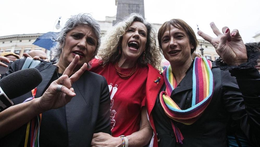 【视频】意大利议会通过法案 同性婚姻合法化