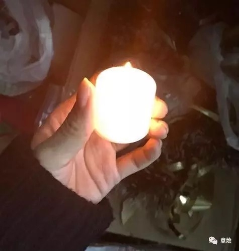 中国女生举行,全意作文、留学生将遇难祭奠哀痒痒华人挠v女生女生图片