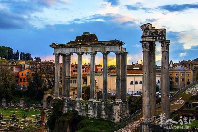 意大利 · 斑驳的古罗马萨图尔诺农神庙 - 意大