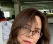 一晃年过半百，漂泊异国数年，总算走出旧日拮据。不求大富大贵，只盼再过两年，手握一