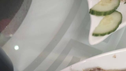 醉蟹的口感酥软。只是不知道还有没有细菌，因为是生的