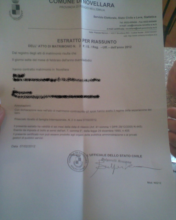 这个是结婚证吧