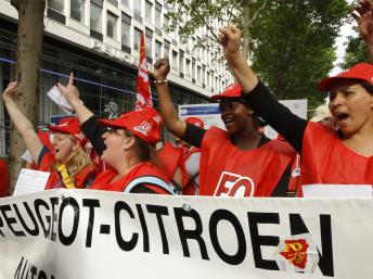 2012-06-28T101608Z_244374311_PM1E86S0XQC01_RTRMADP_3_PEUGEOT-CUTS_0_0.jpg