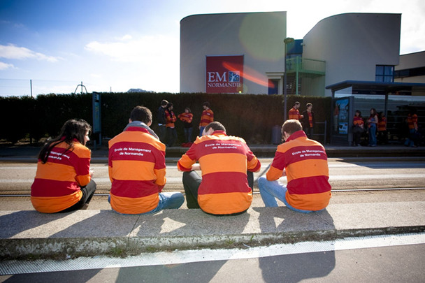 etudiants-em-normandie(1)(1)_副本.jpg