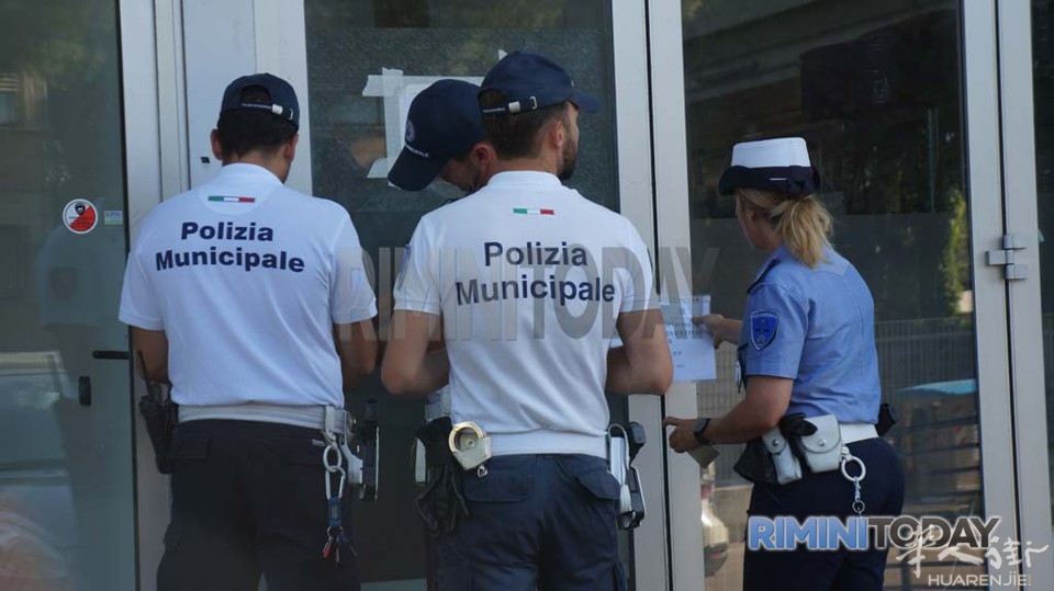 sequestro-municipale-magazzino-cinese14.jpg