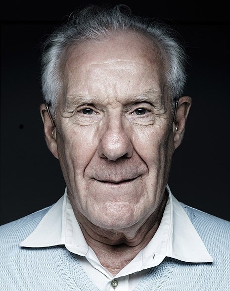 alain-badiou-les-gens-se-cramponnent-aux-identites-un-monde-a-l-oppose-de-la-ren.jpg