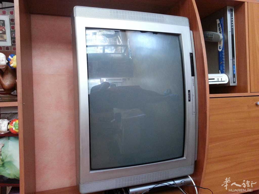 老式电视和一个三星dvd出售50欧