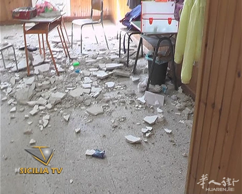 Favara, bambino ferito da calcinacci in aula.jpg