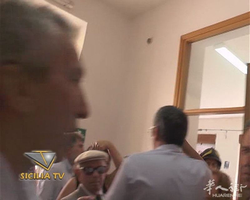 Favara, bambino ferito da calcinacci in aula (8).jpg