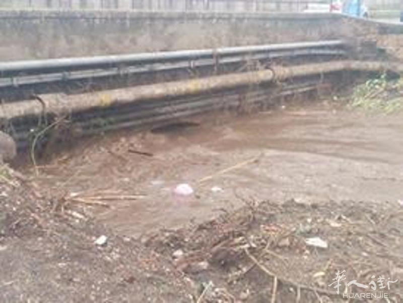 Allagamento via Massa Carciana 14.10.15 6 (foto Cesare Rascelli).jpg