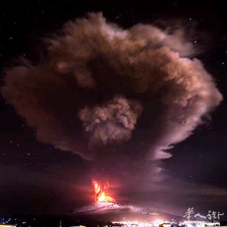 ETNA-ERUZIONE-3-DICEMBRE-2015-VORAGINE-3.jpg