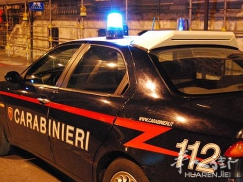 carabinieri auto-2.jpg