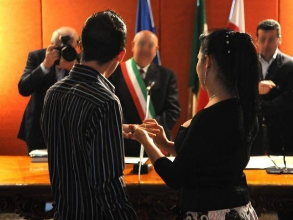 意大利严查华人女子和意大利老头假结婚案