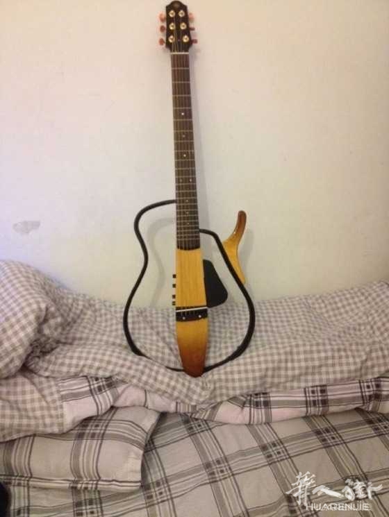 意大利华人电木吉他交流 .弹着不再犹豫.