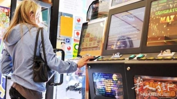 Gallarate一名12岁未成年少女玩老虎机，老板被控及罚款