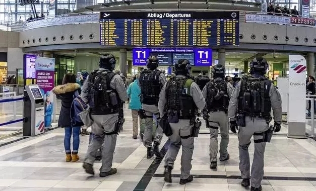 恐袭疑云起，米兰圣诞音乐会安检搜身长达数小时