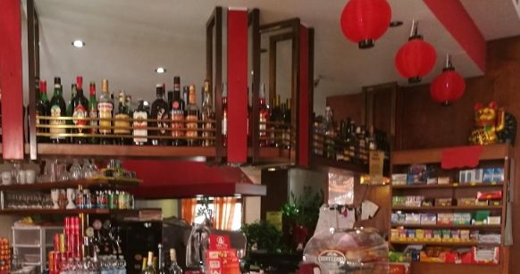 华人酒吧成高危行业，60岁老板被打瞎眼睛