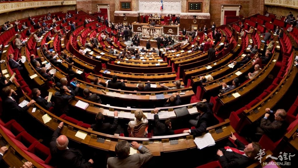 panorama_de_lhemicyle_de_lassemblee_nationale.jpg