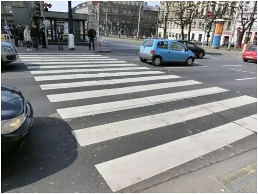 640.webp (12).jpg 史上最"严"道路法: 开车看手机罚款翻3倍!乱停车,翻倍罚! ...