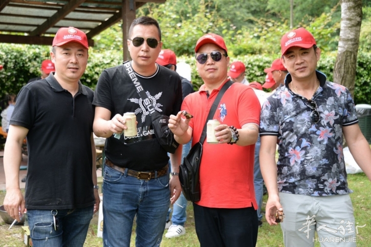 微信?#35745;琠20190616120120.jpg 意大利华人企业协会组织郊游烧烤活动,强化团队合作精神