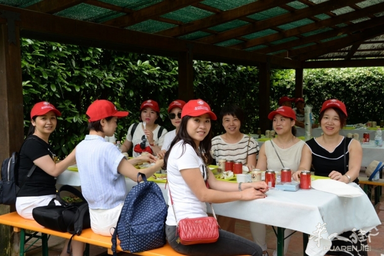 微信?#35745;琠20190616120136.jpg 意大利华人企业协会组织郊游烧烤活动,强化团队合作精神