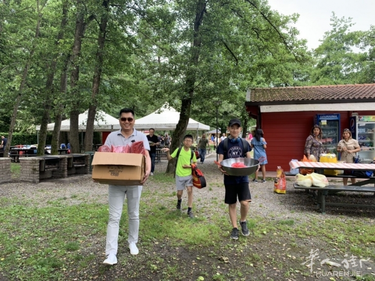 微信?#35745;琠20190616120219.jpg 意大利华人企业协会组织郊游烧烤活动,强化团队合作精神