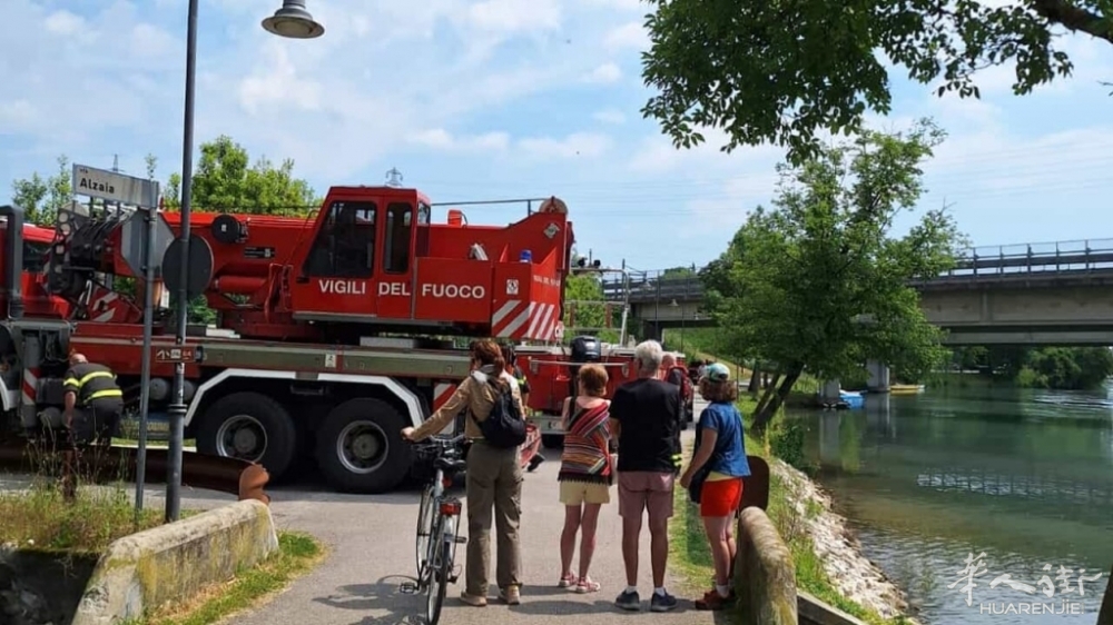 Restera pompieri.jpg