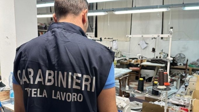 Scoperta-azienda-tessile-con-sei-lavoratori-in-nero-e-dormitori-681x383.jpg