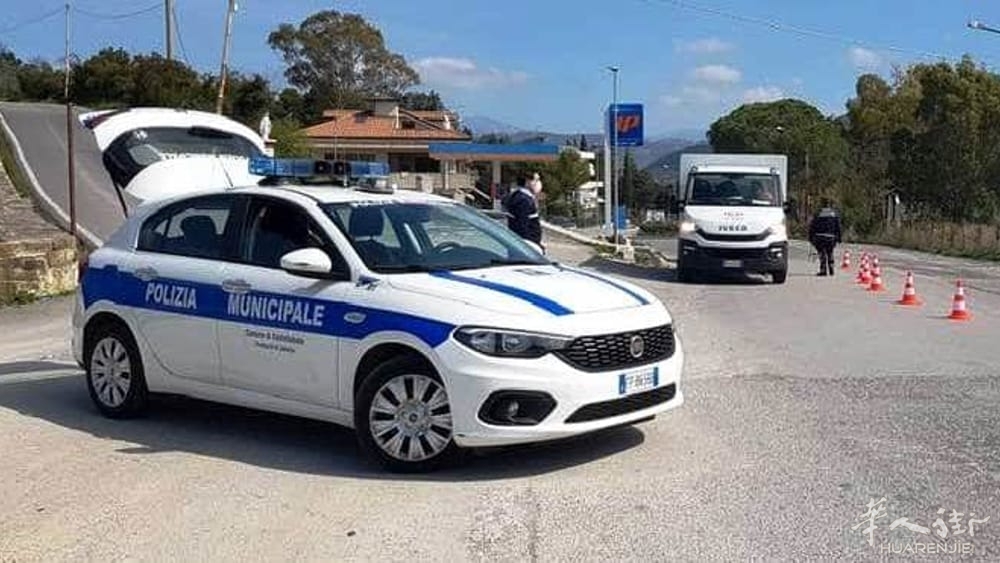 Controlli polizia municipale Castellabate_foto-2-3.jpg