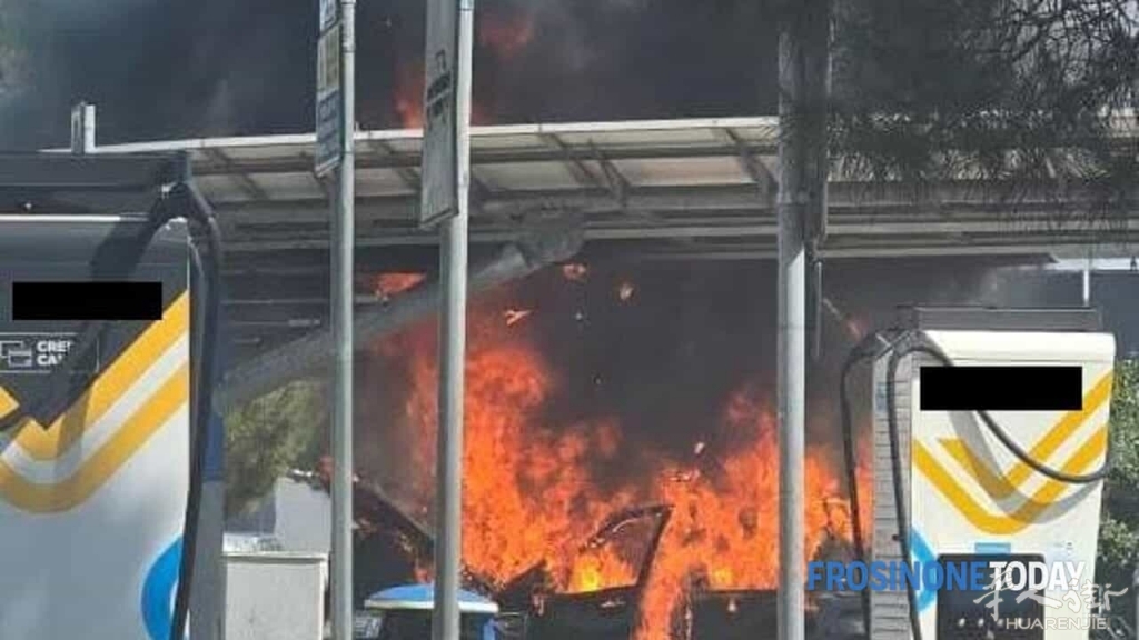 Auto a fuoco la Macchia def.jpg