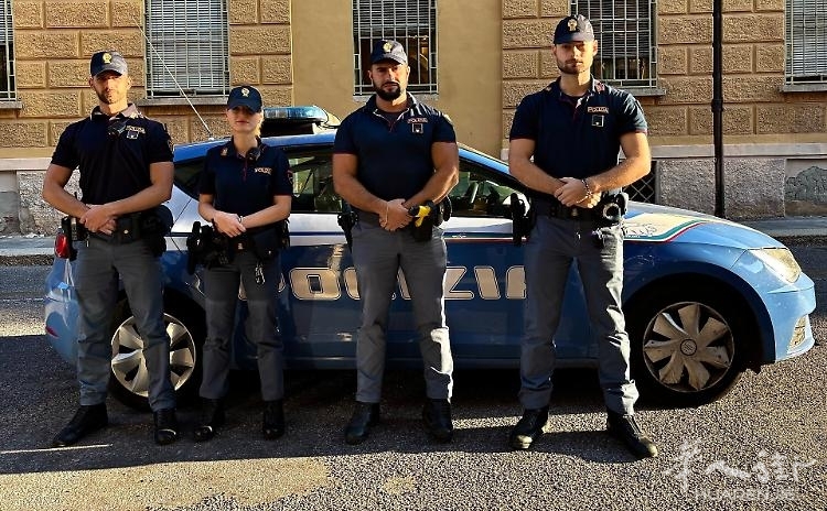 IMG_3510-1754392340110.jpg--tentato_suicidio__polizia_salva_giovane_donna_cinese.jpg