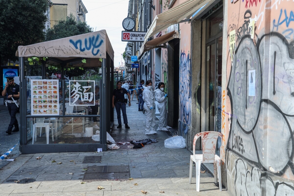 Accoltellato in via Paolo Sarpi a Milano (Gabriele Puglisi_LaPresse) - 3.jpg