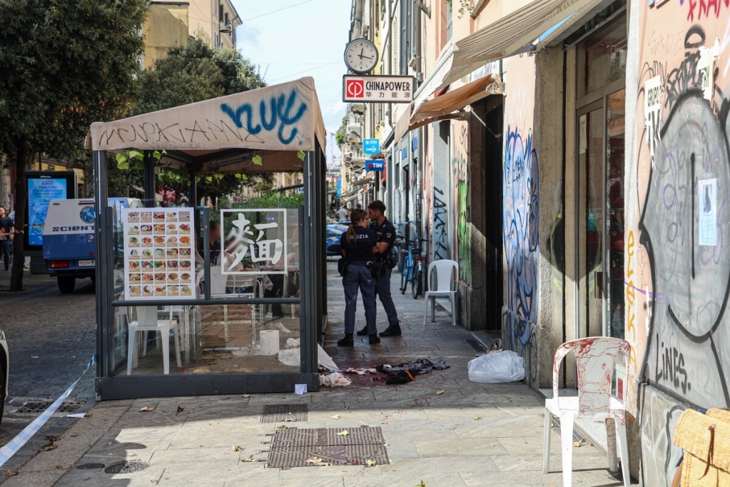 Accoltellato in via Paolo Sarpi a Milano (Gabriele Puglisi_LaPresse) - 7.jpg