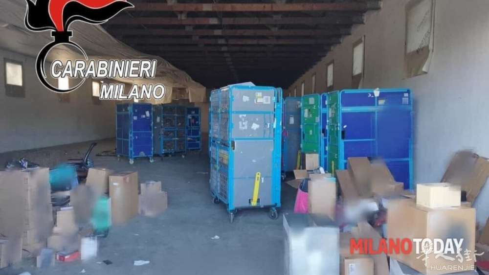 Il capannone con il materiale intercettato (Foto carabinieri).jpg