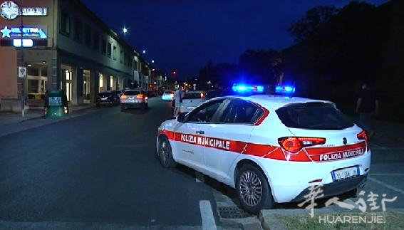polizia-municipale-notte-auto.png