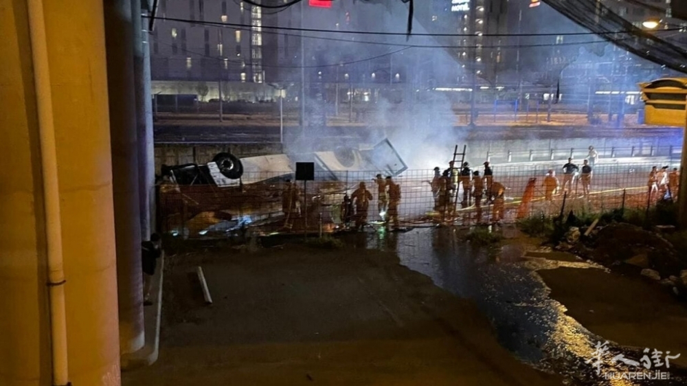 Autobus caduto a Mestre.jpeg