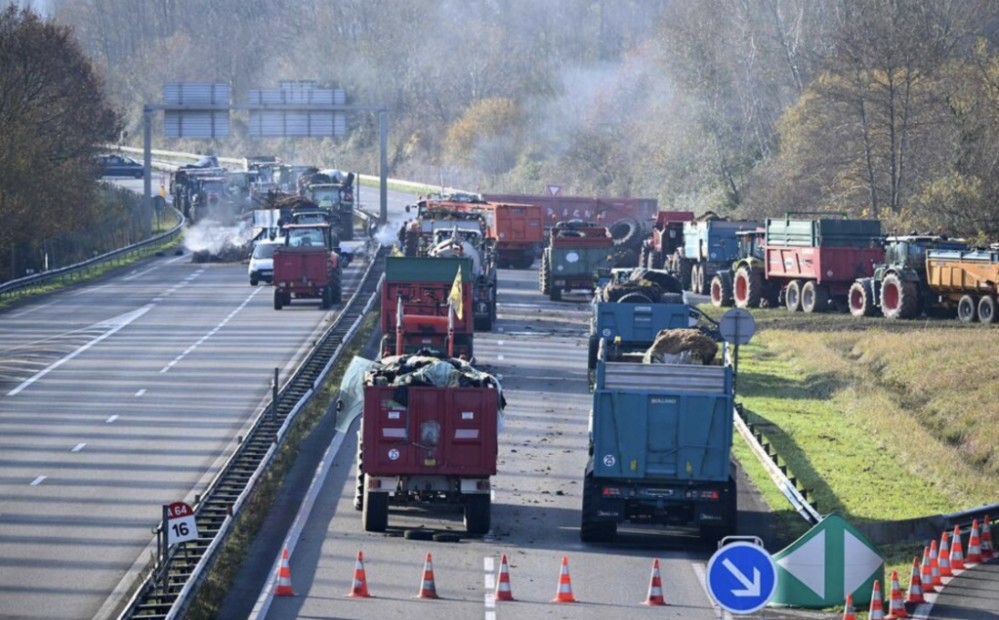 截屏2025-12-14 06.54.56.png