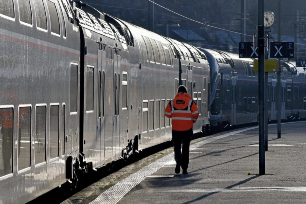 截屏2025-12-18 18.48.46.png