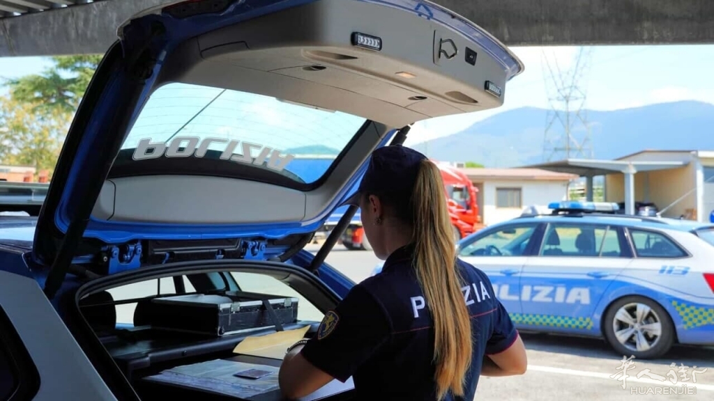 Polizia Stradale  (2)-3-2.jpg