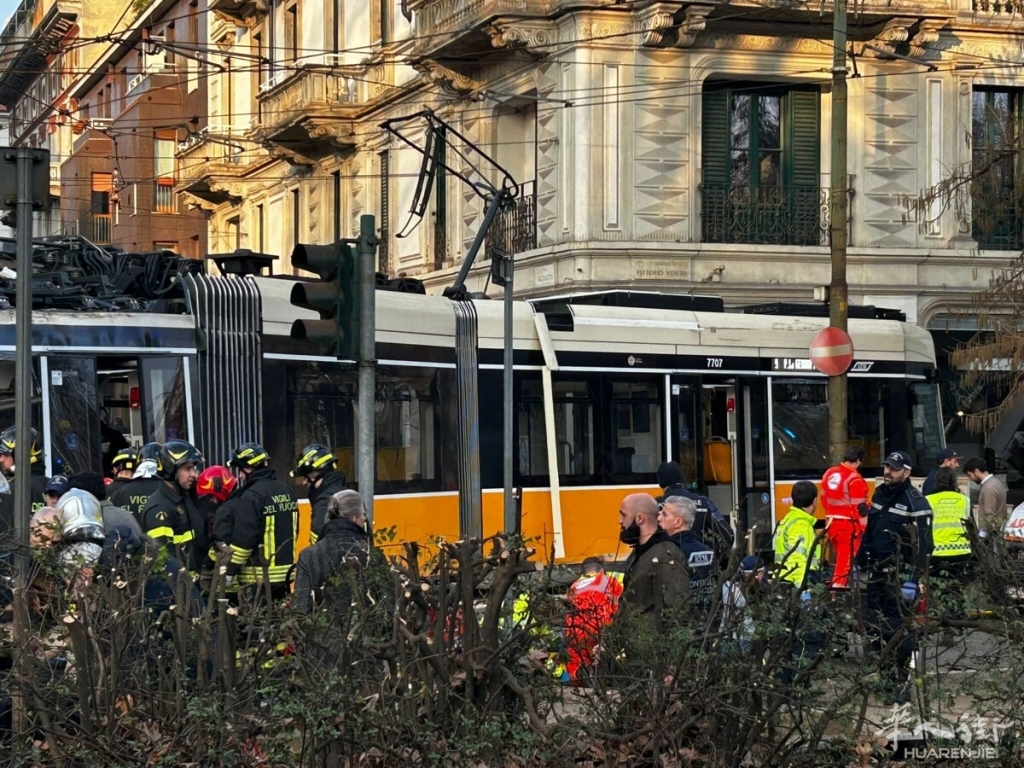 Tram deraglia a Milano (foto Mesa Paniagua_MilanoToday) - 1.jpg