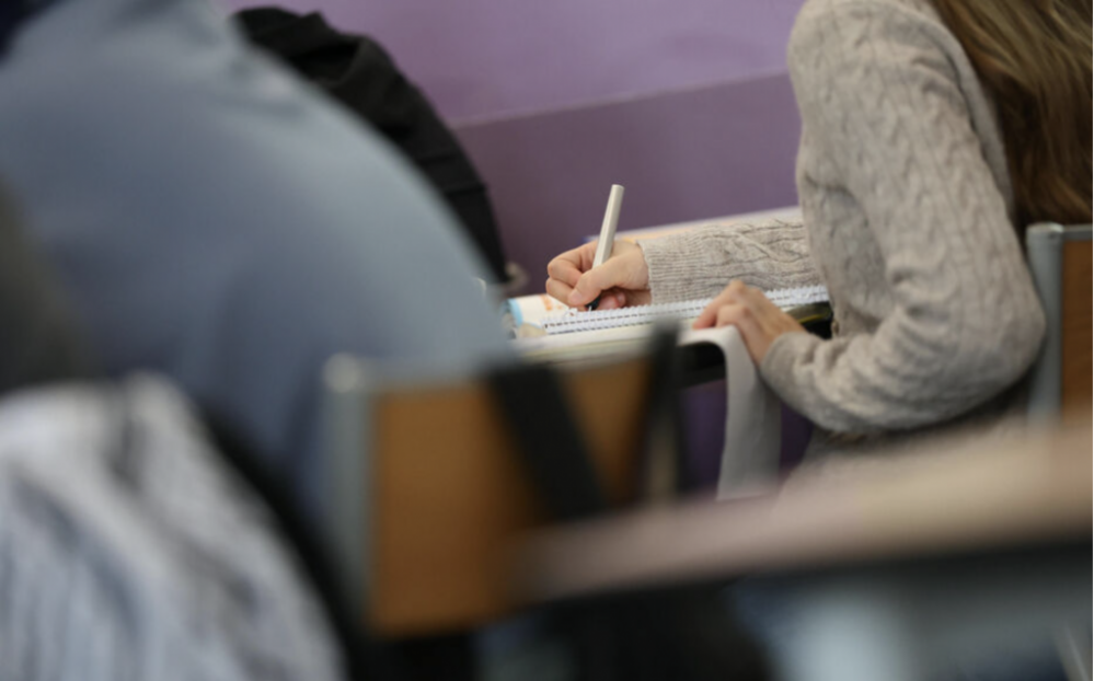 拉罗谢尔一中学发生持刀伤人事件：14岁中学生校内连刺同学