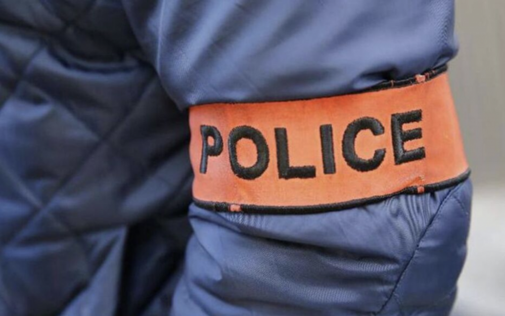 巴涅（Bagneux）：一次普通交通检查让警方发现近200发子弹的库存 ...