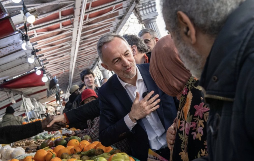 巴黎市选举：格雷瓜尔承诺为低收入家庭提供免费学校食堂