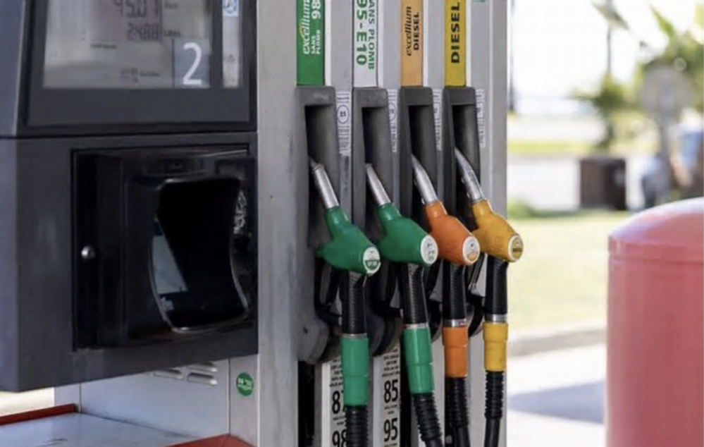 伊朗战争推高油价：法国汽油价格一周上涨最高约20欧分