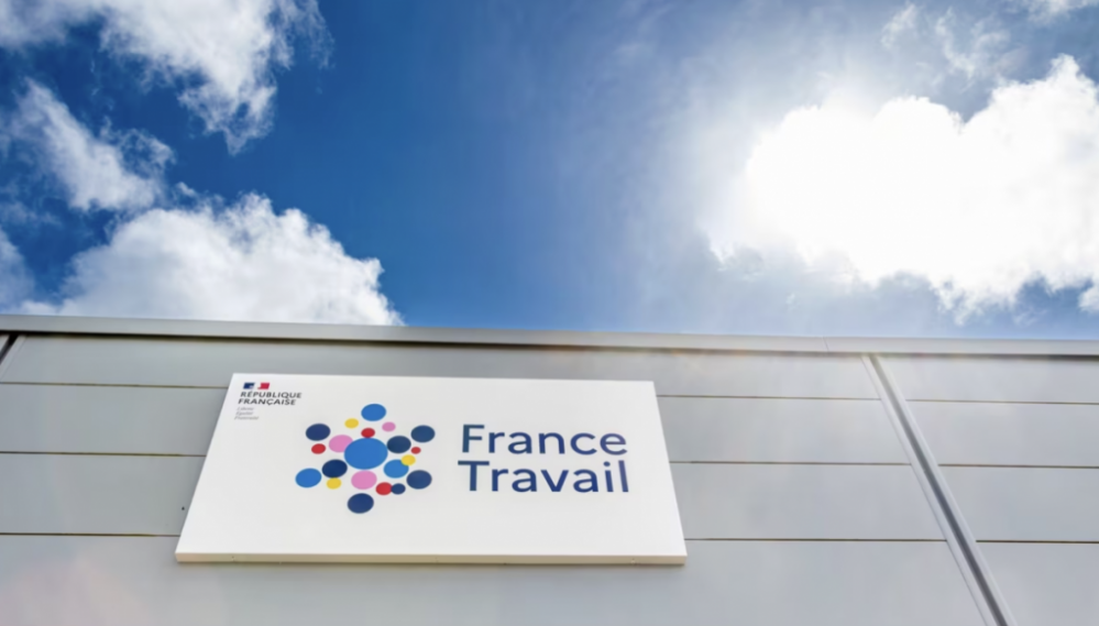 男子伪造身份骗领补助：两年非法获利23.9万欧元