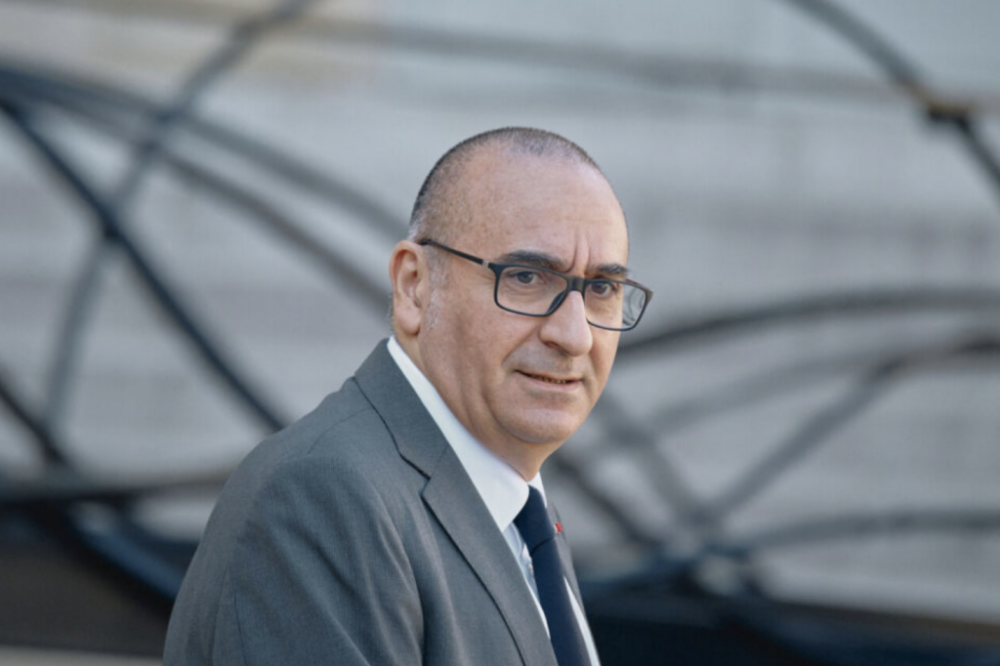 笑气、城市飙车……内政部长洛朗·努涅斯提出的“Ripost”法案包含哪些内容？ ...