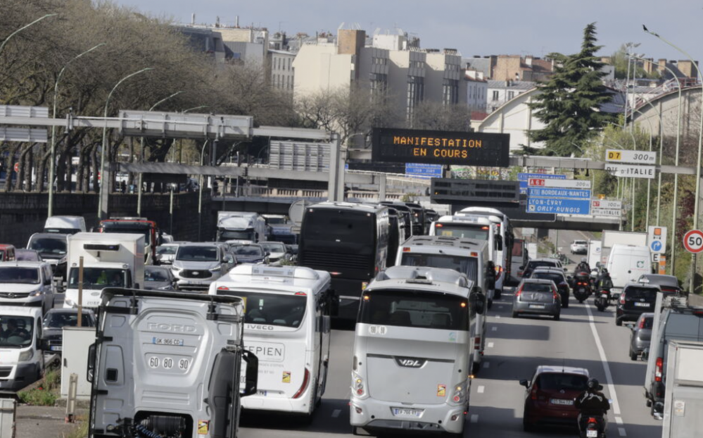 “以后要赊账加油了吗？”：继巴黎之后，卡车司机在南特和波尔多发起抗议 ...
